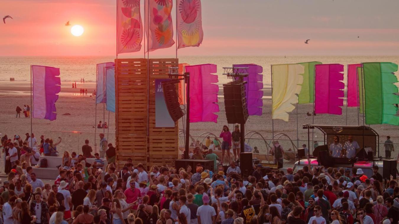 Grande Chambre Dans Loft A Deux Pas De La Plage Dunkirk Exterior foto