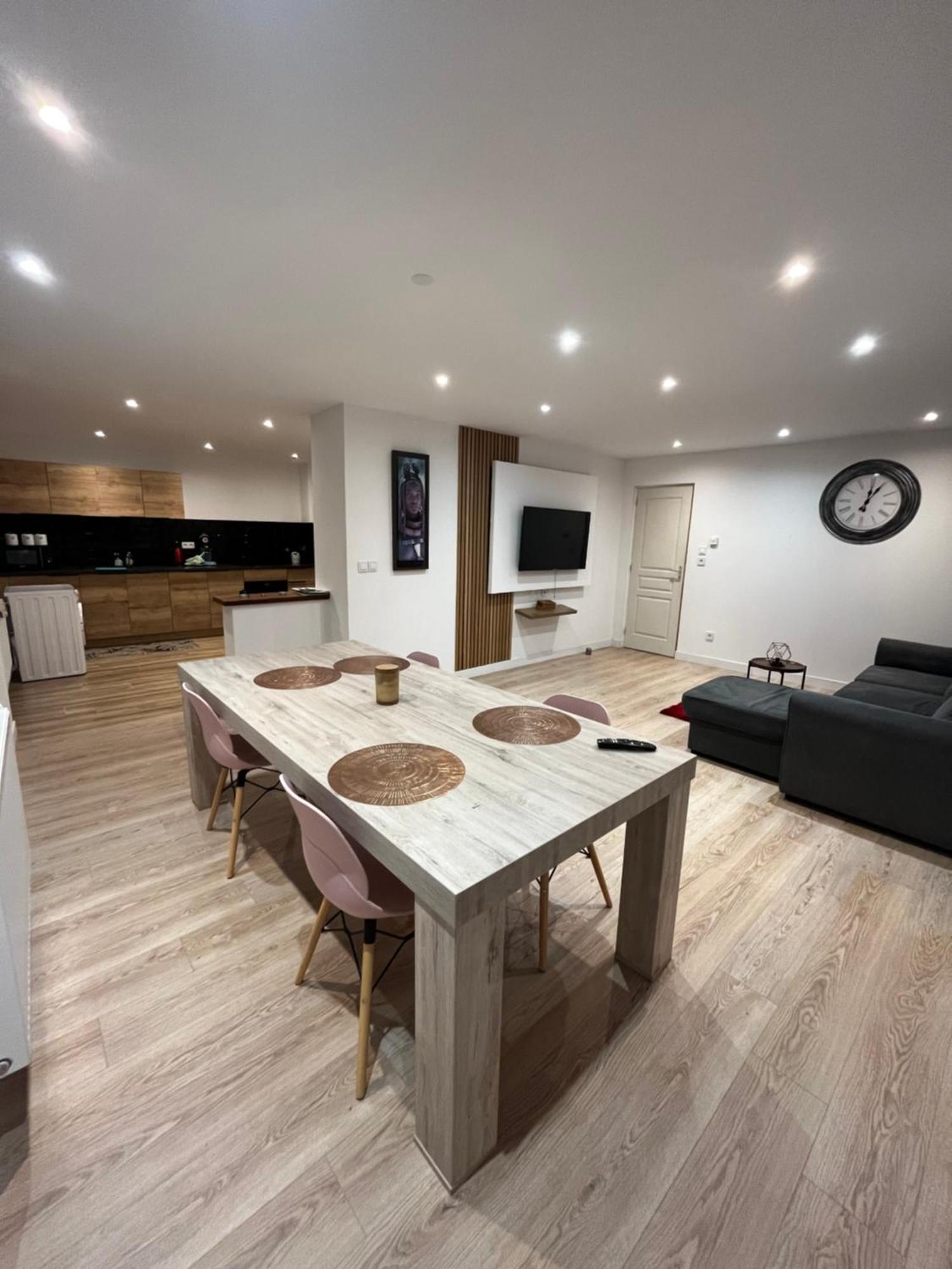 Grande Chambre Dans Loft A Deux Pas De La Plage Dunkirk Exterior foto